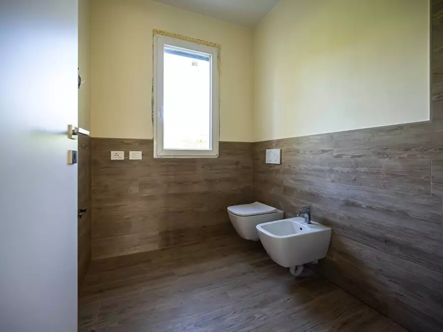 Immagine 17 di Villa in vendita  in via Matteotti a Barasso