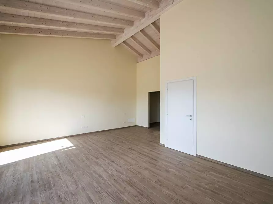 Immagine 26 di Villa in vendita  in via Matteotti a Barasso