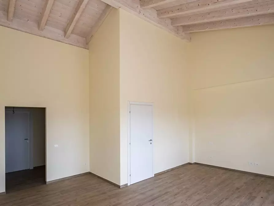 Immagine 27 di Villa in vendita  in via Matteotti a Barasso