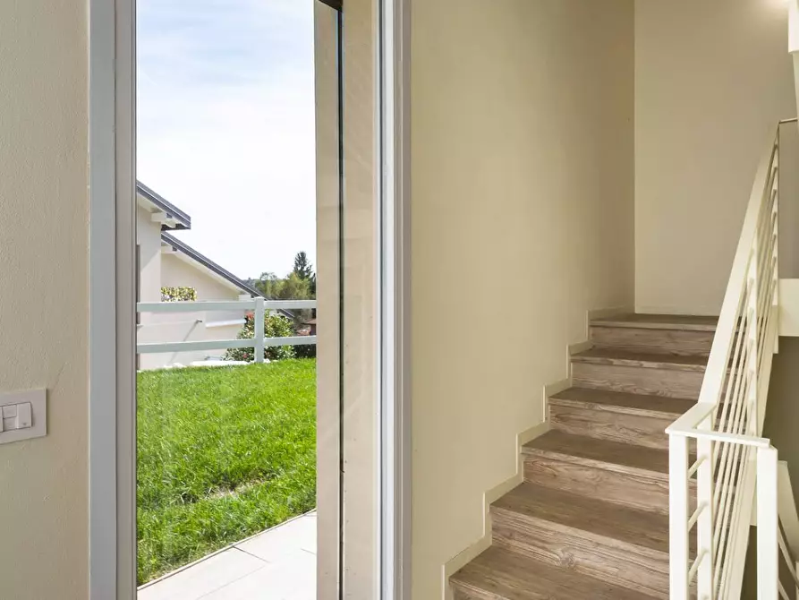 Immagine 32 di Villa in vendita  in via Matteotti a Barasso