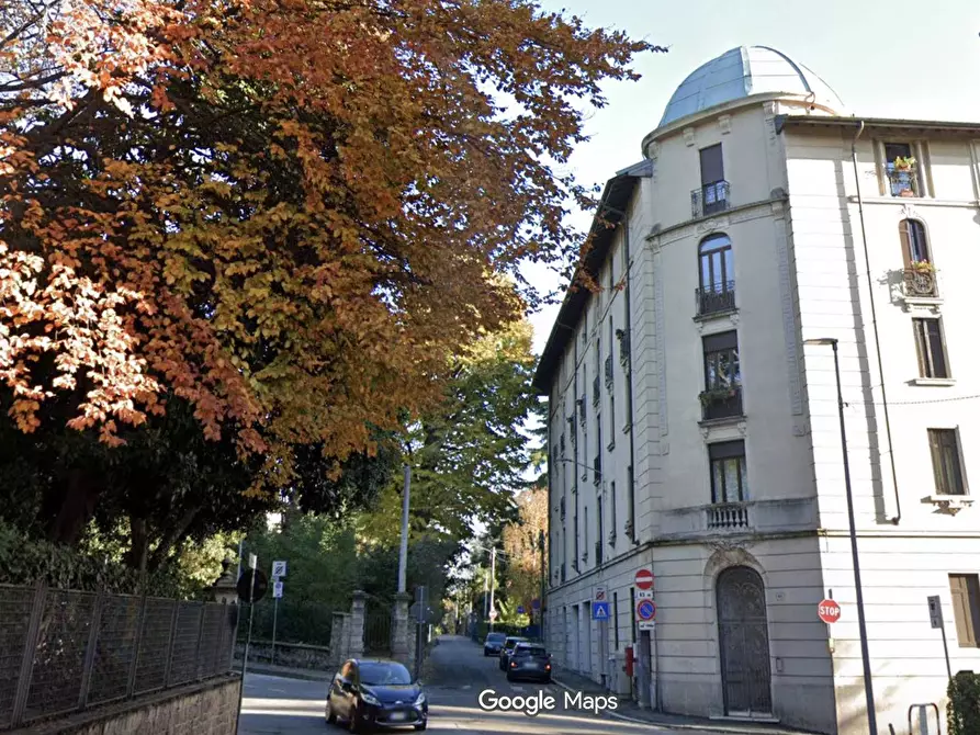 negozio in vendita a Varese in zona Casbeno