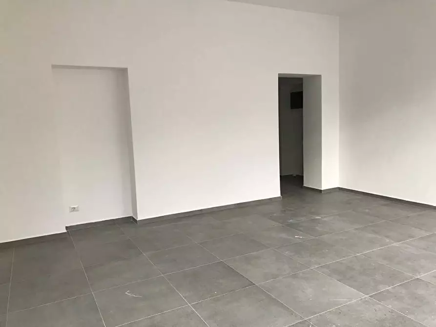 Immagine 5 di Locale commerciale in affitto  in Via Sacco 12 a Varese