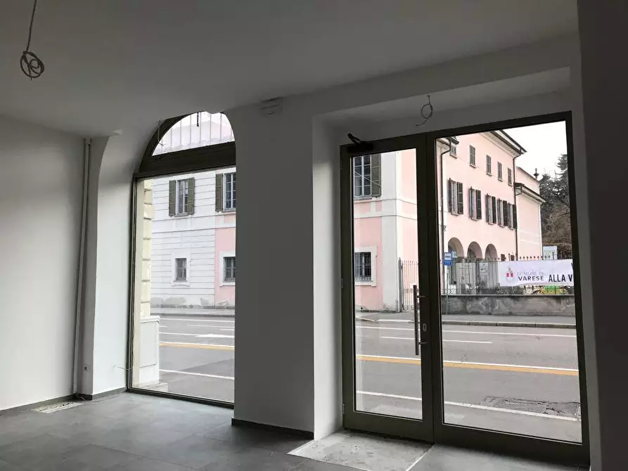 Immagine 6 di Locale commerciale in affitto  in Via Sacco 12 a Varese