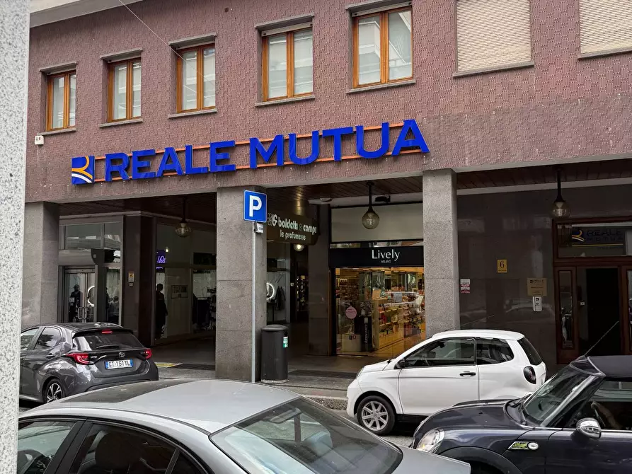 Immagine 4 di Locale commerciale in vendita  in Via Vittorio veneto 9 a Varese