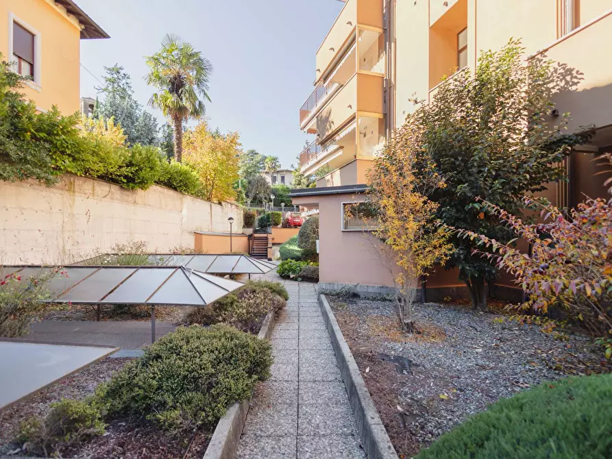 Immagine 3 di Appartamento in vendita  in via san pedrino 6 a Varese