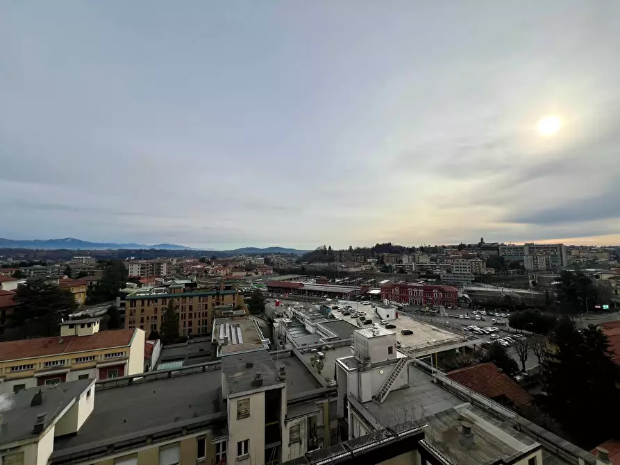 Immagine 8 di Appartamento in vendita  in Via Rainoldi 23 a Varese
