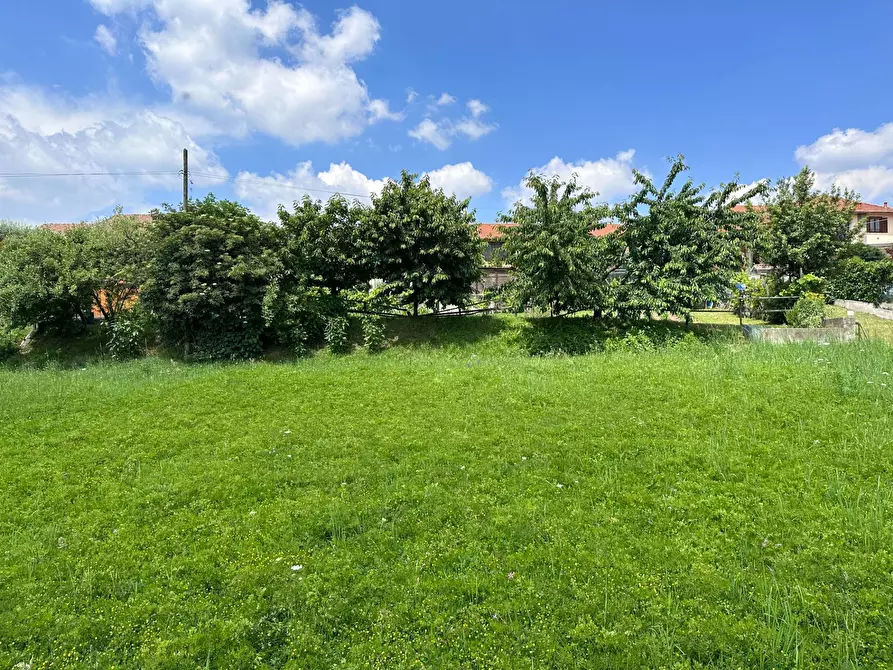 Immagine 22 di Terreno residenziale in vendita  in Via Castronno 10 a Castronno