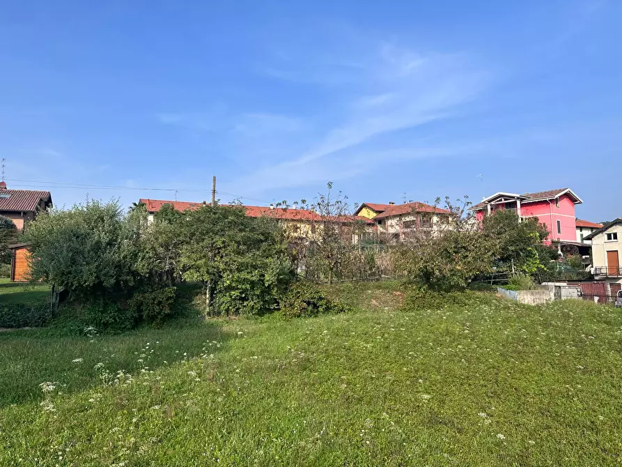 Immagine 25 di Terreno residenziale in vendita  in Via Castronno 10 a Castronno