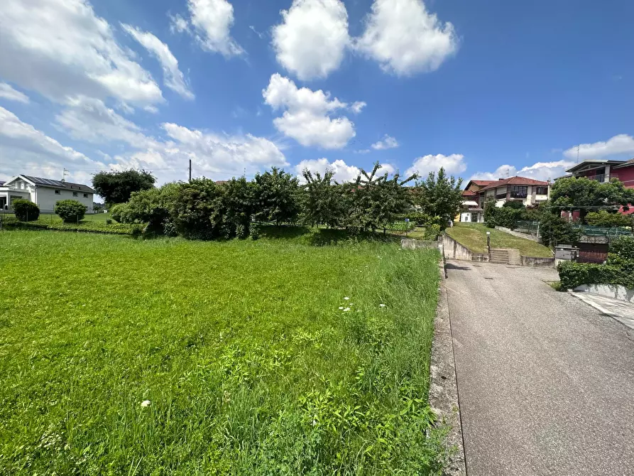 Immagine 27 di Terreno residenziale in vendita  in Via Castronno 10 a Castronno