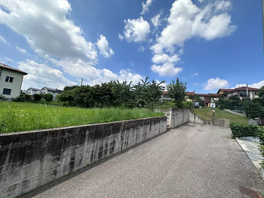 Immagine 30 di Terreno residenziale in vendita  in Via Castronno 10 a Castronno