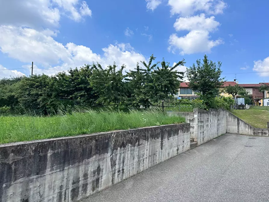 Immagine 31 di Terreno residenziale in vendita  in Via Castronno 10 a Castronno