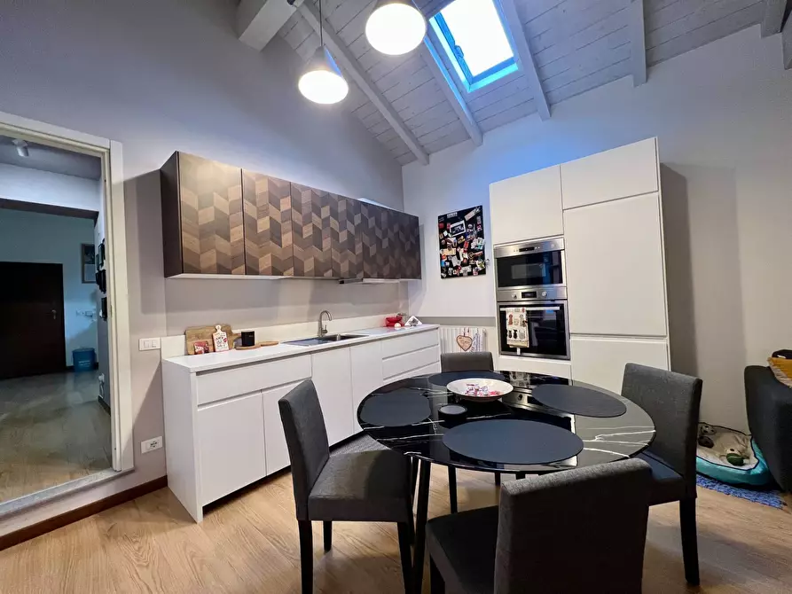 Immagine 8 di Appartamento in vendita  in Via Bizzozero 11 a Varese