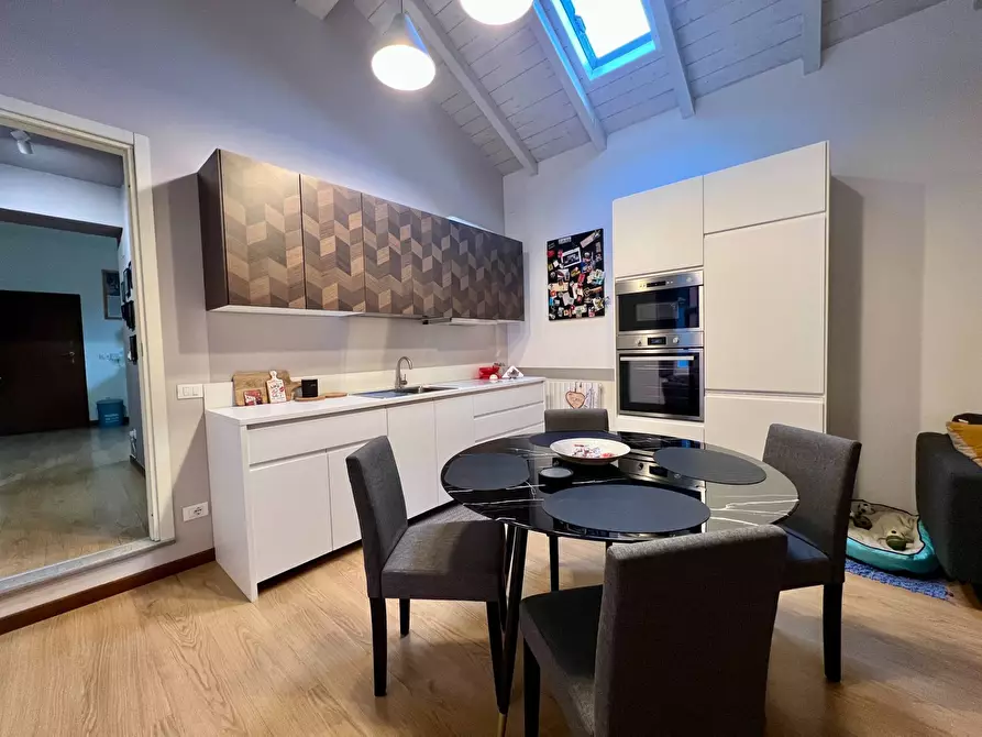 Immagine 9 di Appartamento in vendita  in Via Bizzozero 11 a Varese