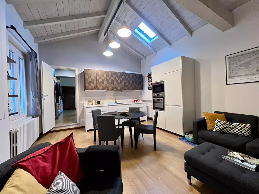 Immagine 12 di Appartamento in vendita  in Via Bizzozero 11 a Varese