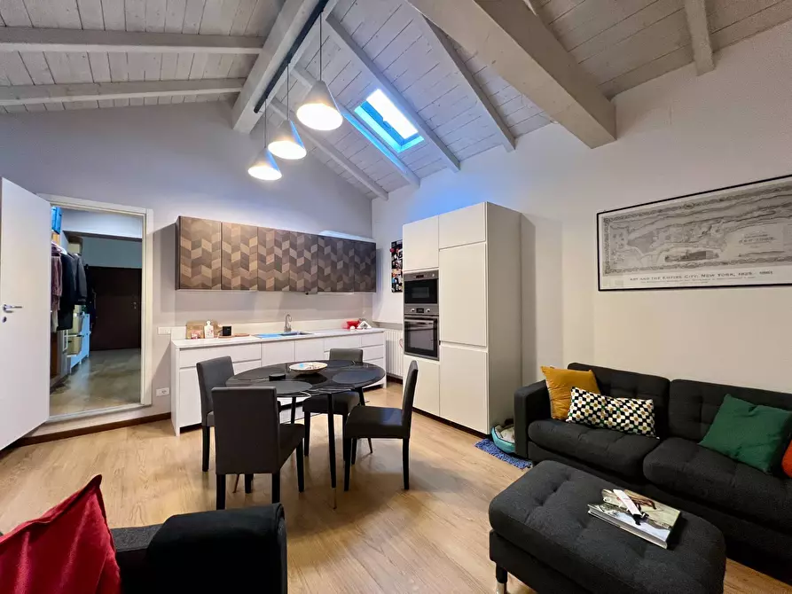 Immagine 1 di Appartamento in vendita  in Via Bizzozero 11 a Varese