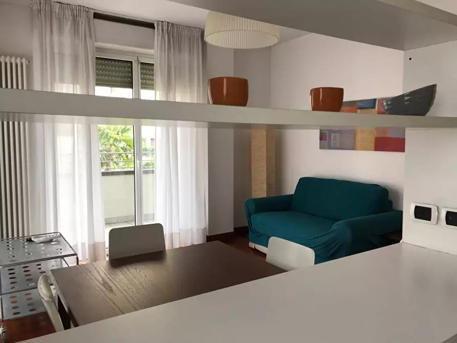 Immagine 2 di Appartamento in vendita  in Via Gozzi 2 a Varese