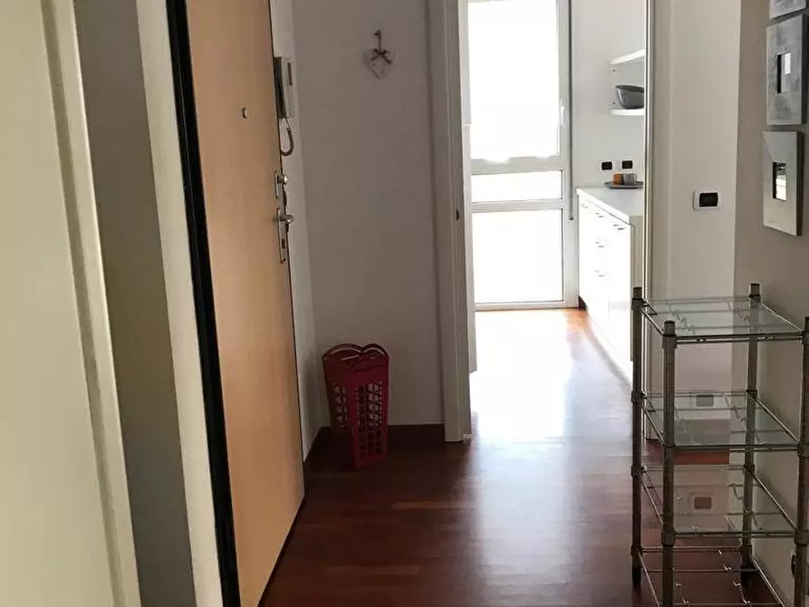 Immagine 4 di Appartamento in vendita  in Via Gozzi 2 a Varese