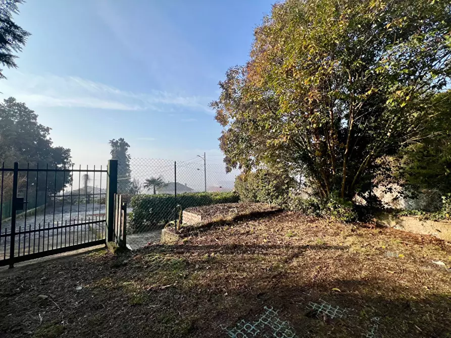 Immagine 10 di Appartamento in vendita  in Contrada California 17 a Cocquio-Trevisago