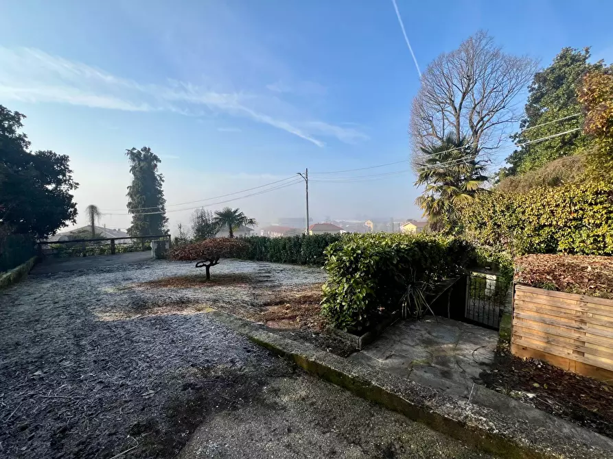 Immagine 12 di Appartamento in vendita  in Contrada California 17 a Cocquio-Trevisago