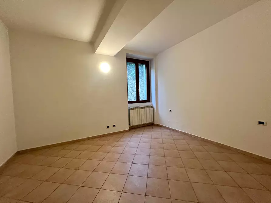 Immagine 4 di Appartamento in vendita  in Contrada California 17 a Cocquio-Trevisago