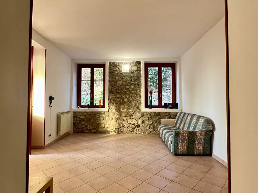 Immagine 2 di Appartamento in vendita  in Contrada California 17 a Cocquio-Trevisago