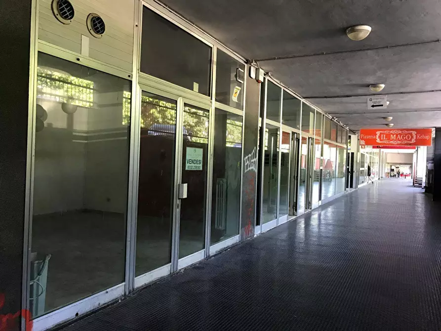 Immagine 1 di Locale commerciale in affitto  in Via Manin 30 a Varese