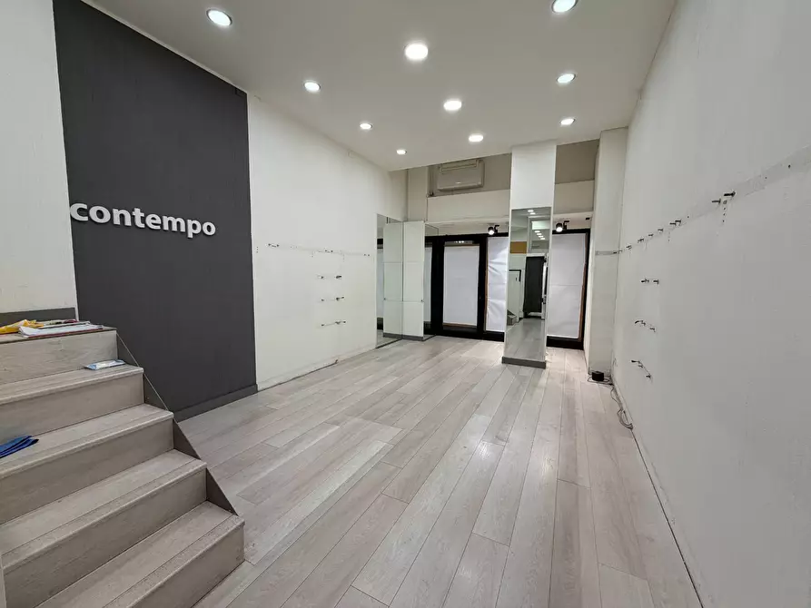 Immagine 14 di Locale commerciale in vendita  in Via Vittorio veneto 9 a Varese