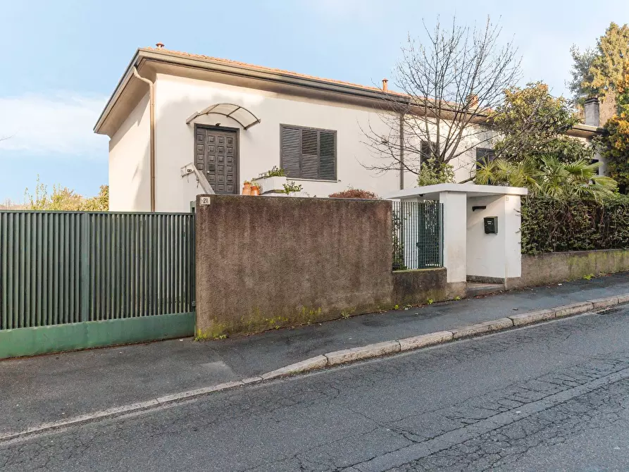 Immagine 1 di Villa in vendita  in Via Cadorna 23 a Legnano