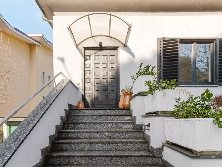 Immagine 4 di Villa in vendita  in Via Cadorna 23 a Legnano