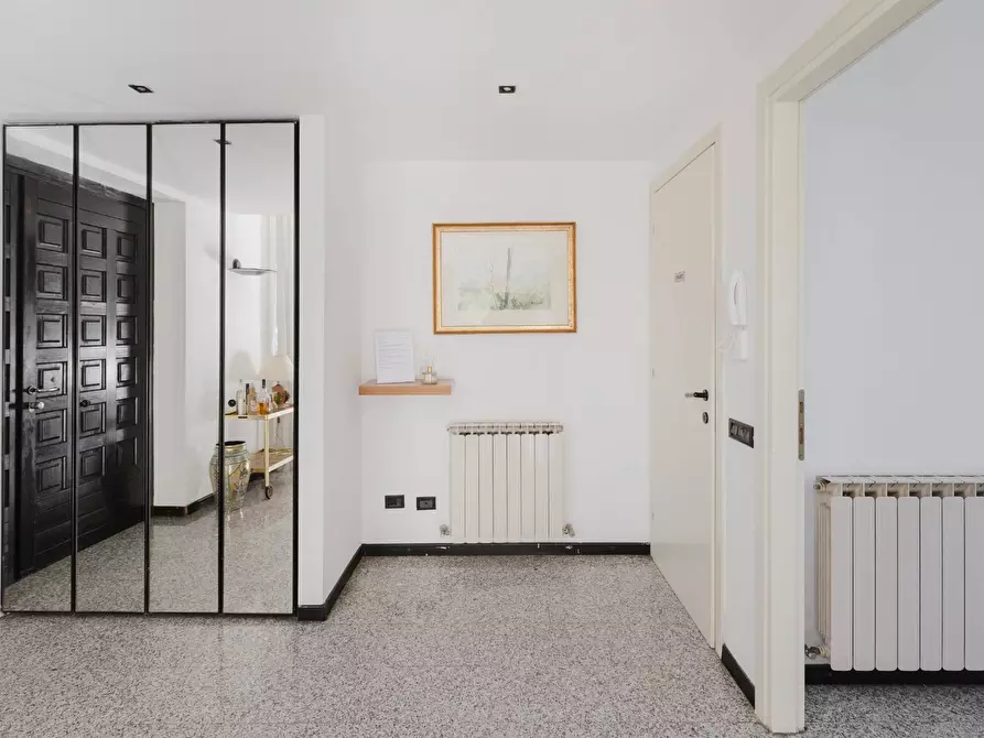 Immagine 15 di Villa in vendita  in Via Cadorna 23 a Legnano