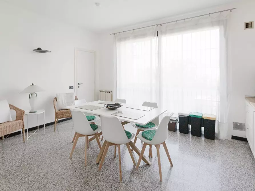 Immagine 18 di Villa in vendita  in Via Cadorna 23 a Legnano