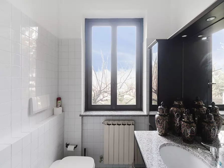 Immagine 42 di Villa in vendita  in Via Cadorna 23 a Legnano