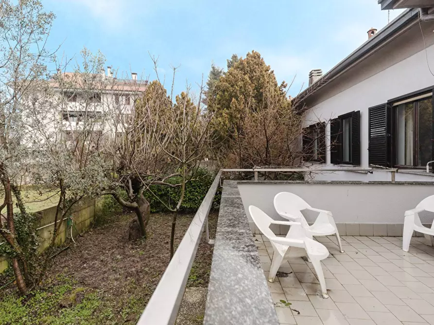 Immagine 49 di Villa in vendita  in Via Cadorna 23 a Legnano
