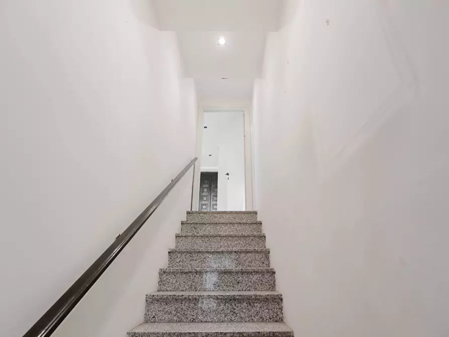 Immagine 52 di Villa in vendita  in Via Cadorna 23 a Legnano