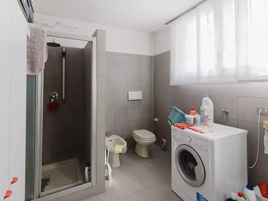 Immagine 55 di Villa in vendita  in Via Cadorna 23 a Legnano