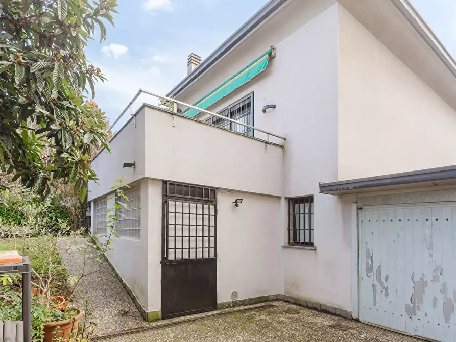 Immagine 60 di Villa in vendita  in Via Cadorna 23 a Legnano