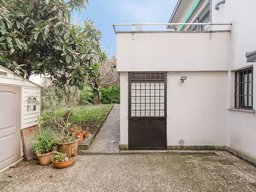 Immagine 61 di Villa in vendita  in Via Cadorna 23 a Legnano