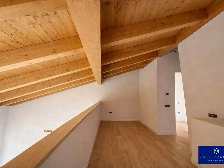 Immagine 25 di Villa in vendita  in via Matteotti a Barasso