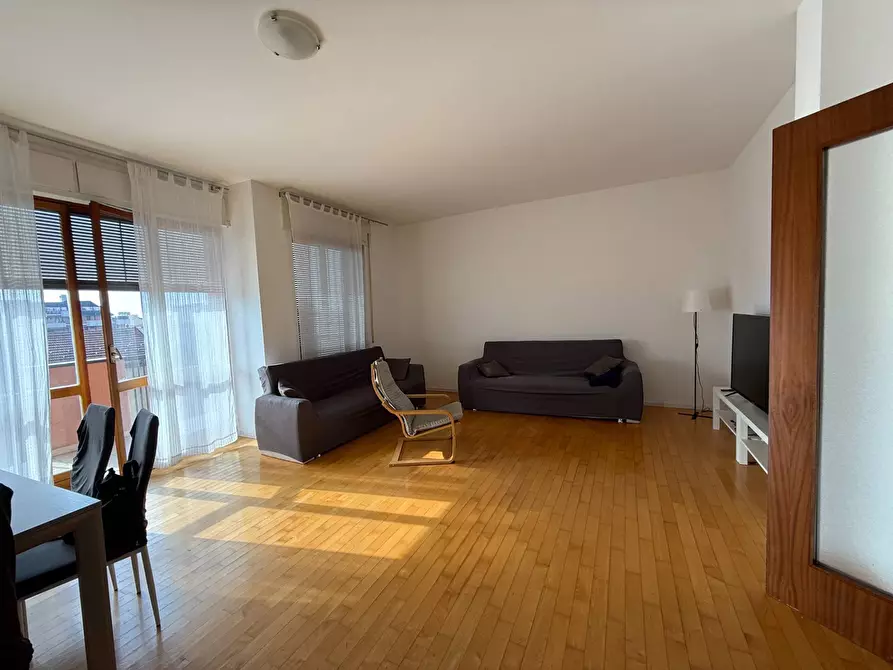 Immagine 9 di Appartamento in vendita  in Piazza 26 Maggio 5 a Varese