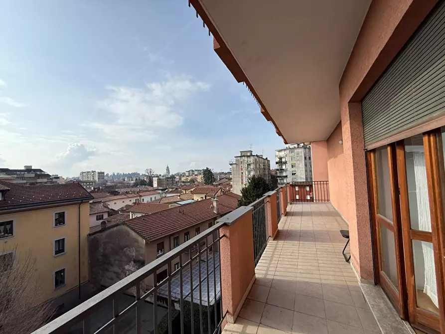 Immagine 18 di Appartamento in vendita  in Piazza 26 Maggio 5 a Varese