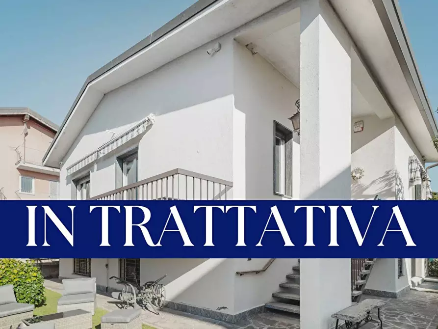 Immagine 1 di Villa in vendita  in Via San Martino 9 a Cuggiono