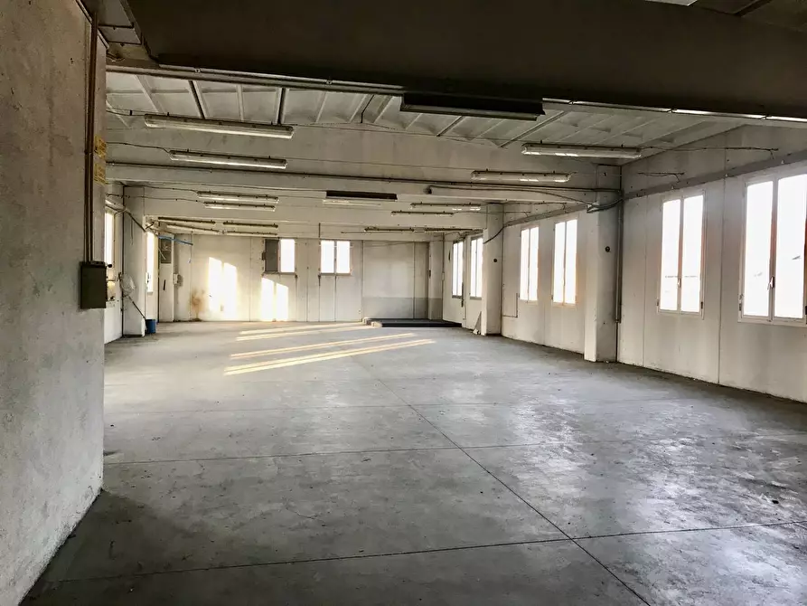 Immagine 1 di Capannone industriale in affitto  in VIA GOZZI 87 a Varese