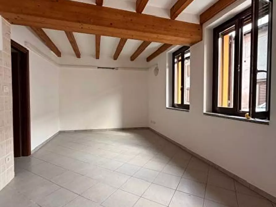 Immagine 1 di Appartamento in affitto  in Via Piave 1 a Barasso