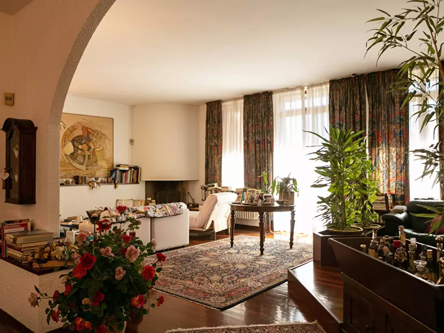 Immagine 21 di Villa in vendita  in Via Baracca 6 a Casorate Sempione