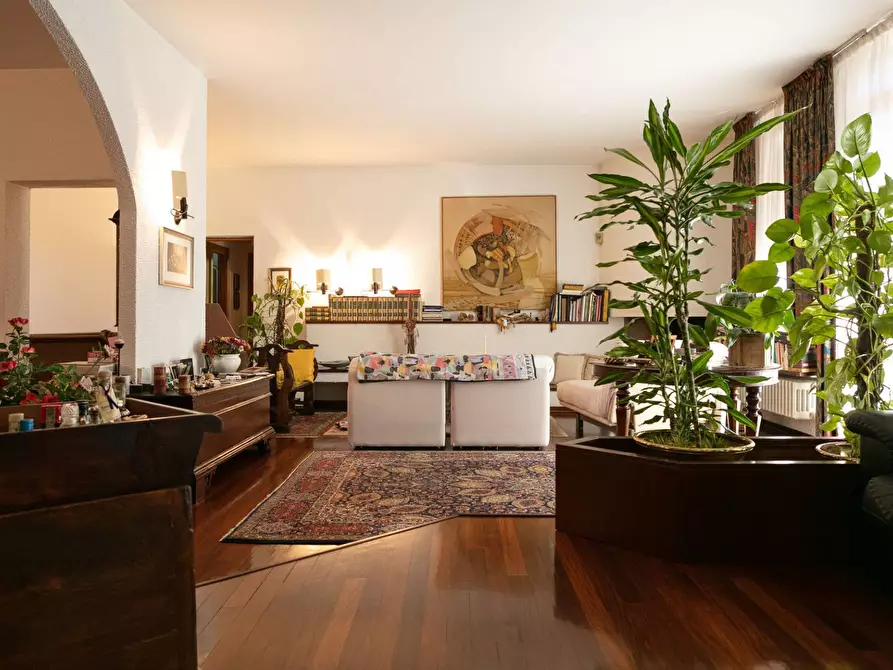 Immagine 23 di Villa in vendita  in Via Baracca 6 a Casorate Sempione