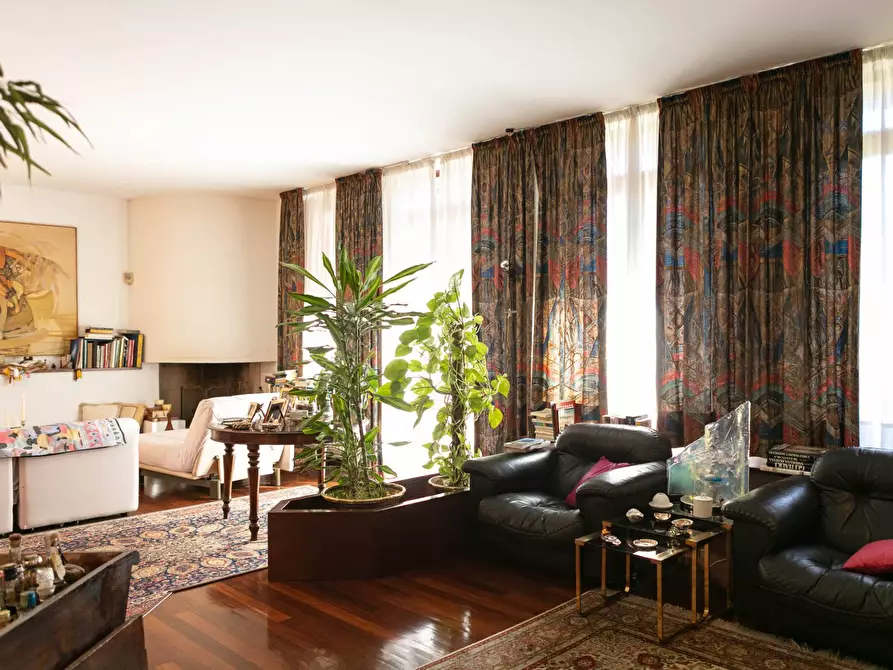 Immagine 24 di Villa in vendita  in Via Baracca 6 a Casorate Sempione