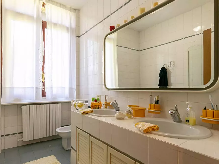 Immagine 26 di Villa in vendita  in Via Baracca 6 a Casorate Sempione