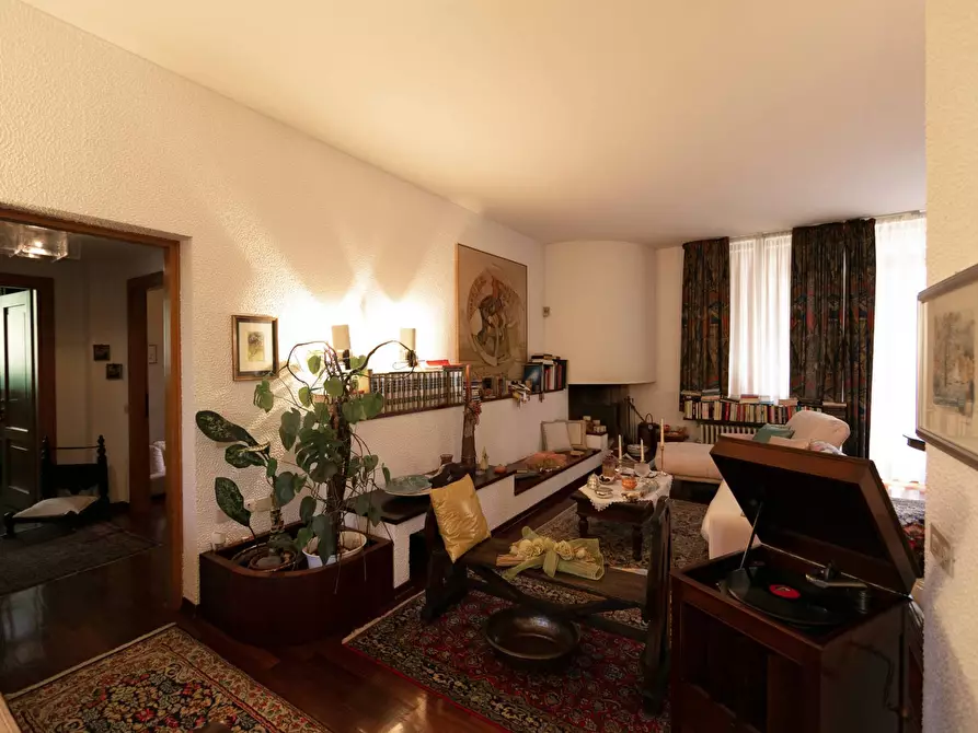 Immagine 33 di Villa in vendita  in Via Baracca 6 a Casorate Sempione