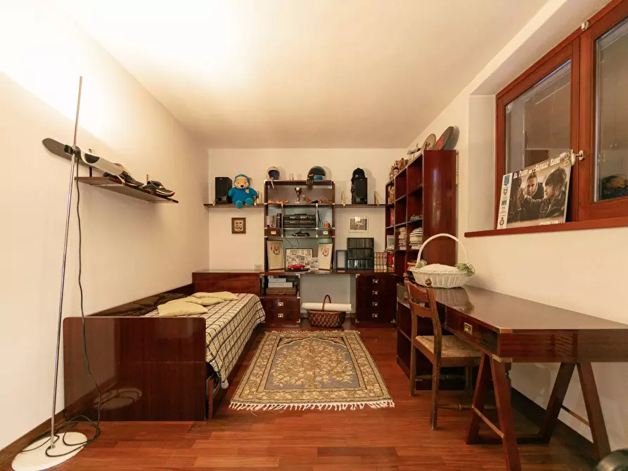 Immagine 34 di Villa in vendita  in Via Baracca 6 a Casorate Sempione