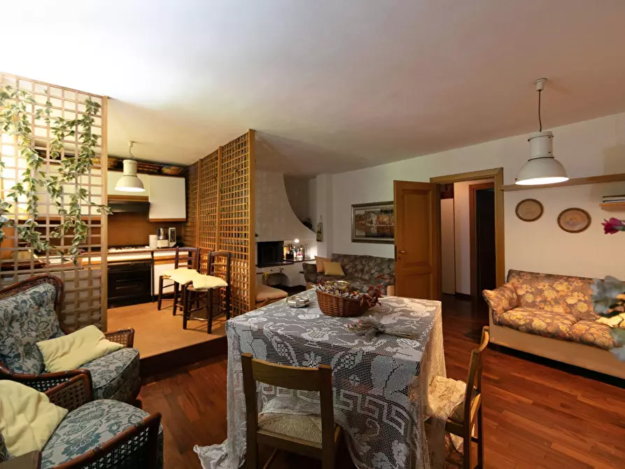 Immagine 29 di Villa in vendita  in Via Baracca 6 a Casorate Sempione